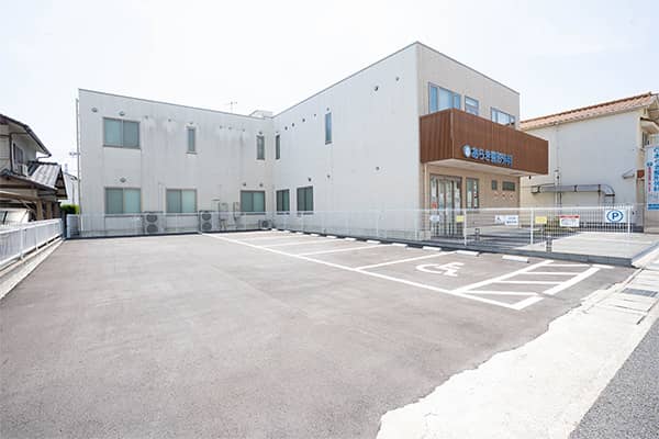 あらき整形外科駐車場①東隣り駐車場